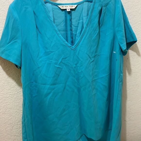 TRINA TURK Floramina Open Shoulder V-Neck Short Sleeve Top M Turquoise Blue NWOT - Picture 2 of 8